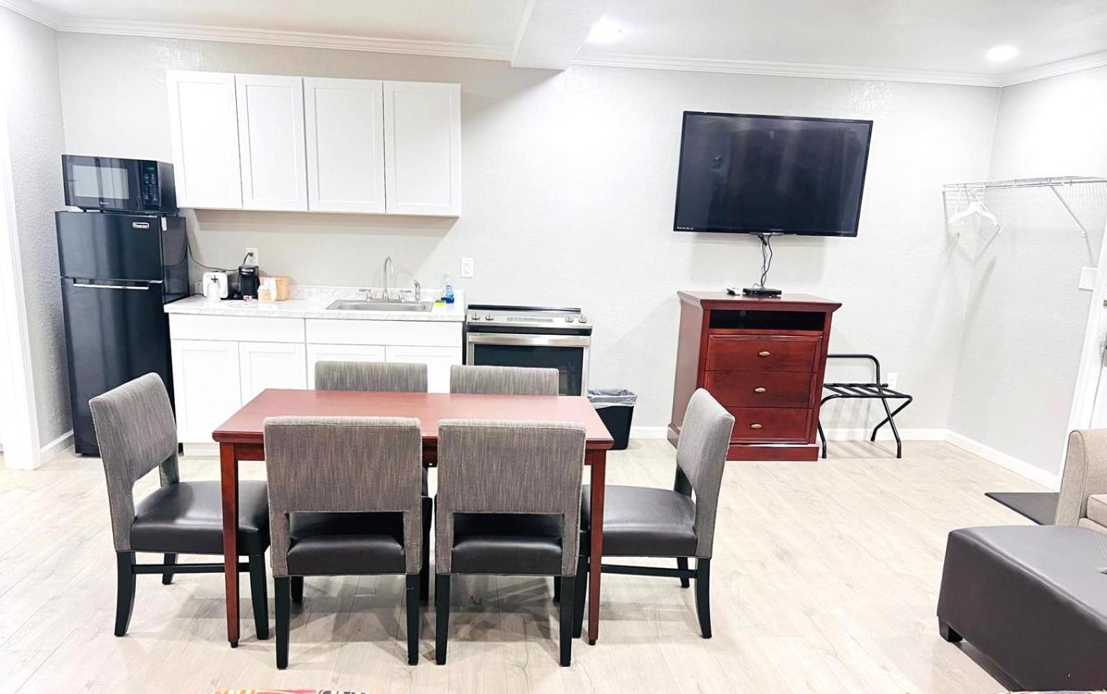 Sunshine Inn & Suites Venice, Florida Venice Gardens Экстерьер фото