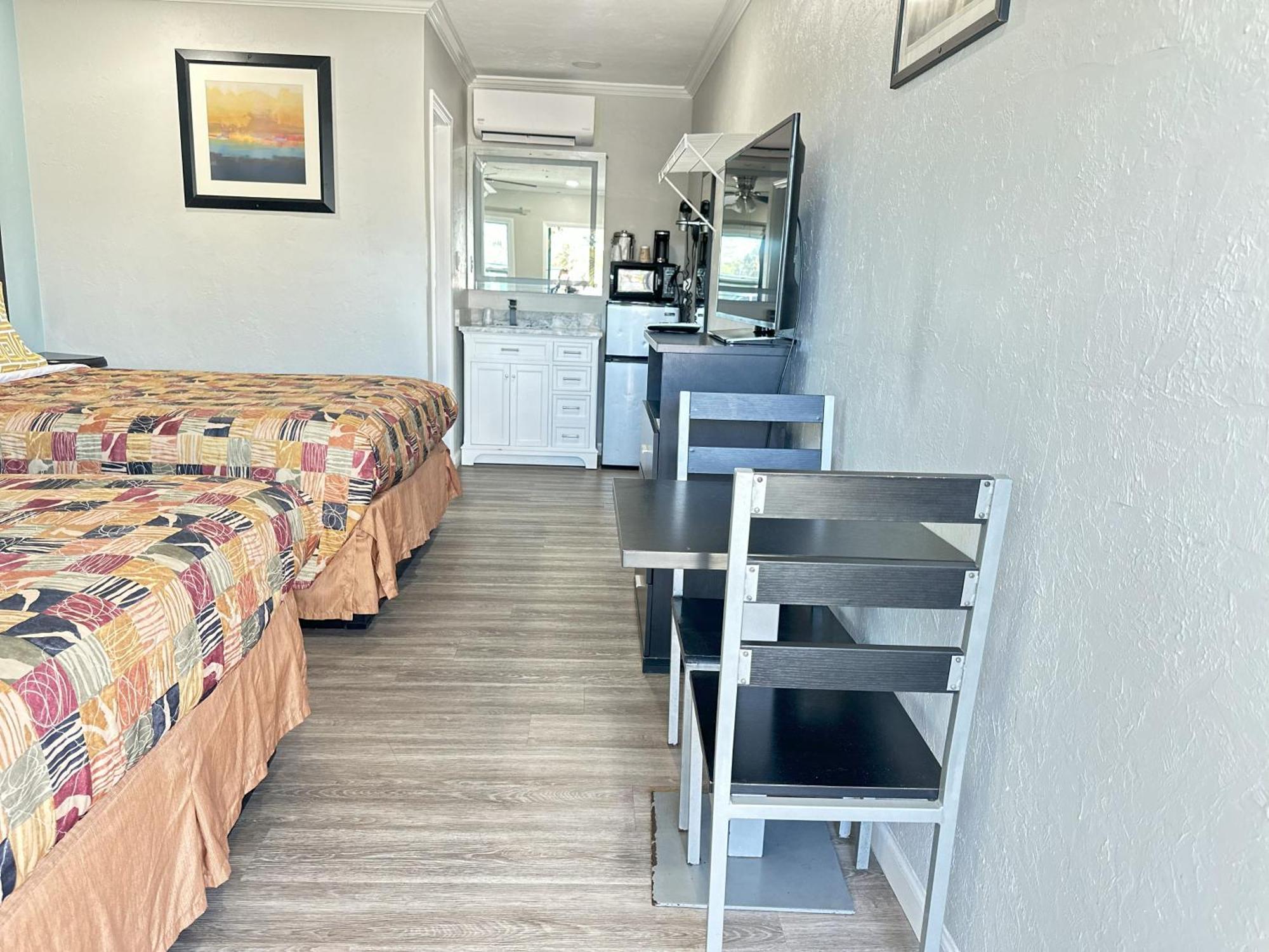 Sunshine Inn & Suites Venice, Florida Venice Gardens Экстерьер фото
