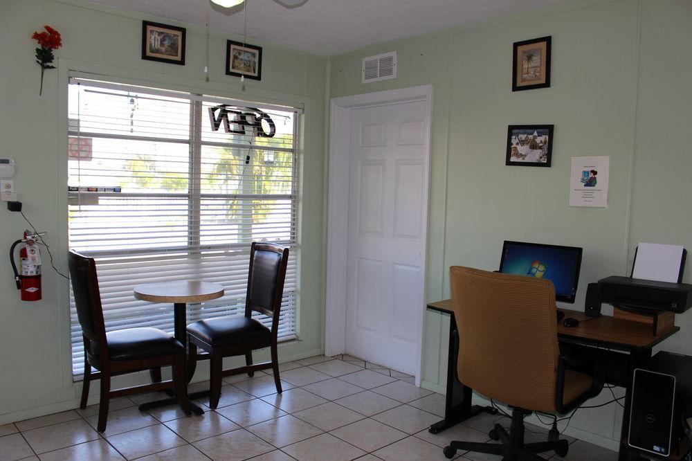 Sunshine Inn & Suites Venice, Florida Venice Gardens Экстерьер фото