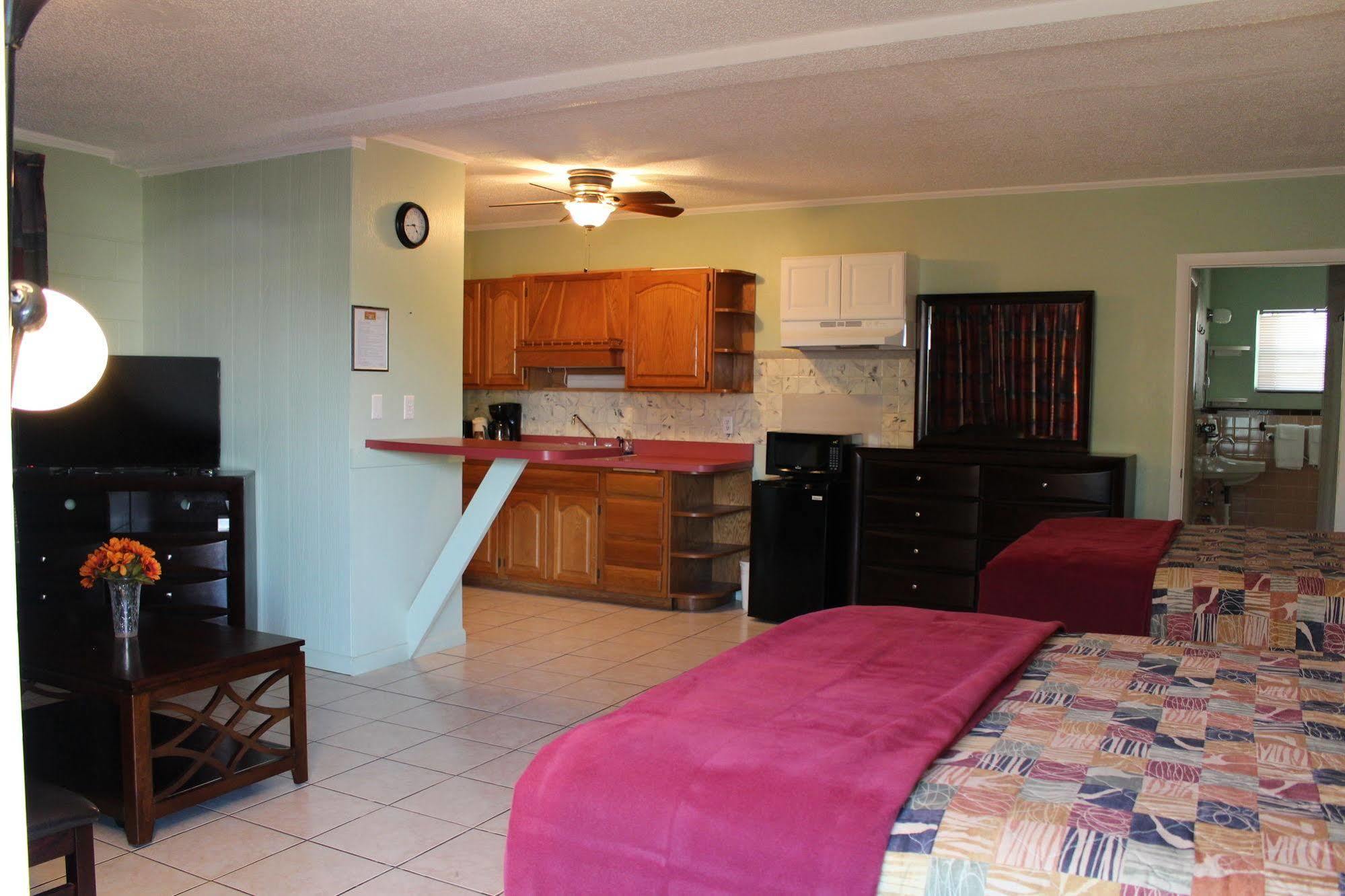 Sunshine Inn & Suites Venice, Florida Venice Gardens Экстерьер фото