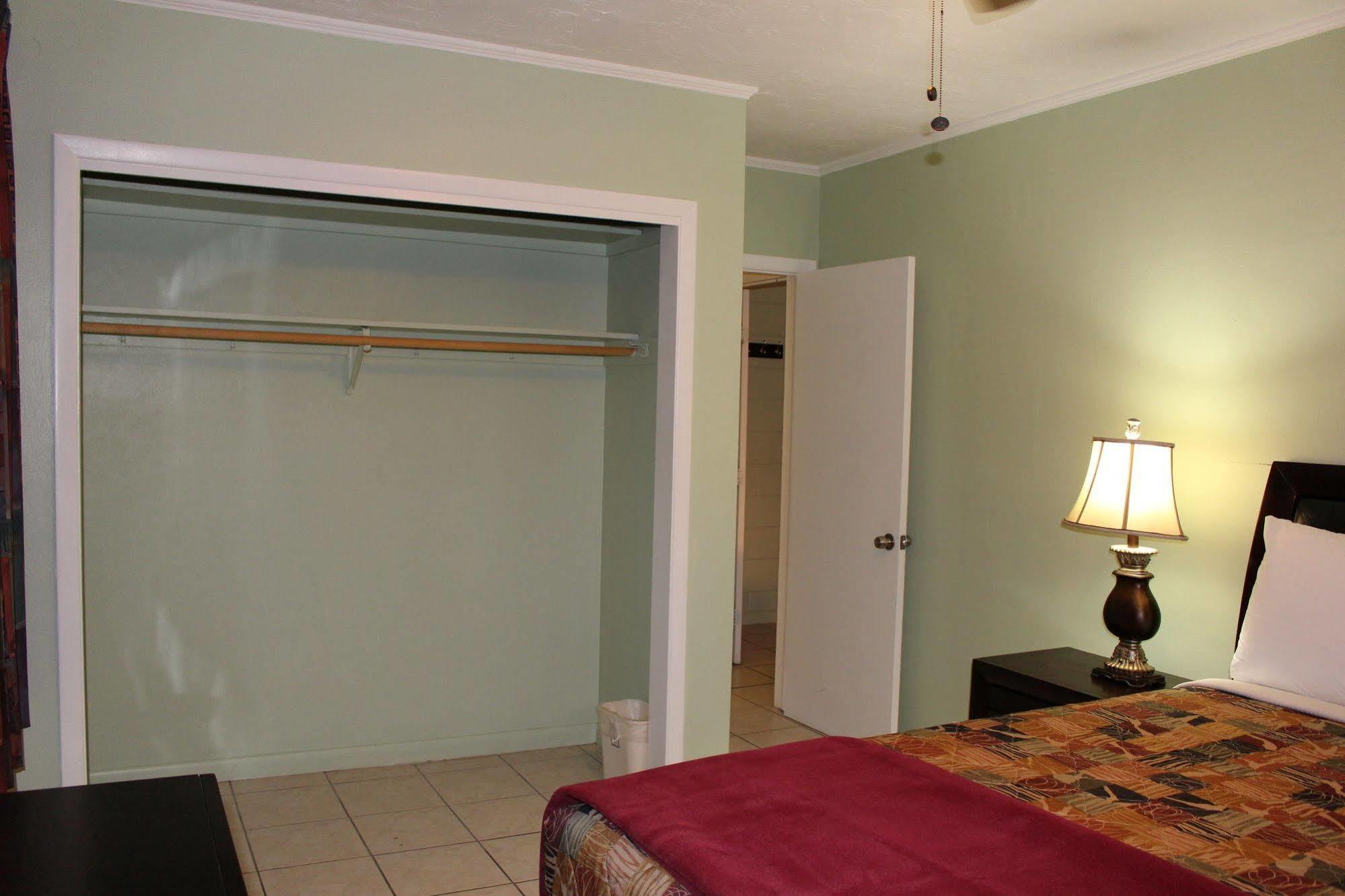 Sunshine Inn & Suites Venice, Florida Venice Gardens Экстерьер фото