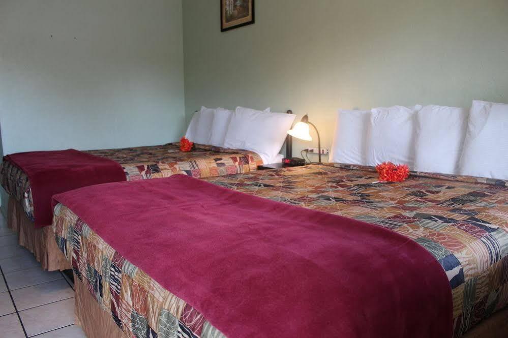 Sunshine Inn & Suites Venice, Florida Venice Gardens Экстерьер фото