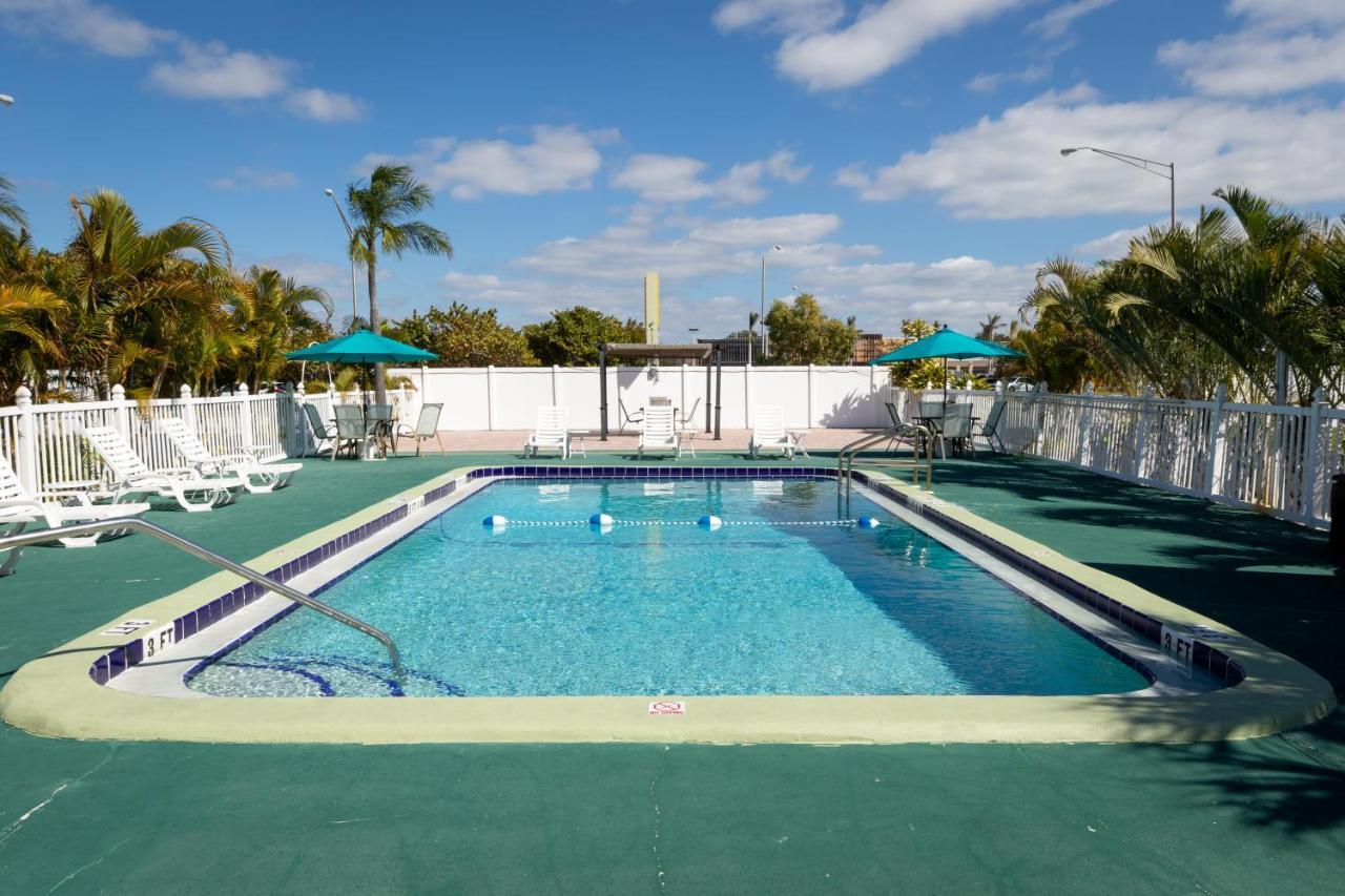 Sunshine Inn & Suites Venice, Florida Venice Gardens Экстерьер фото